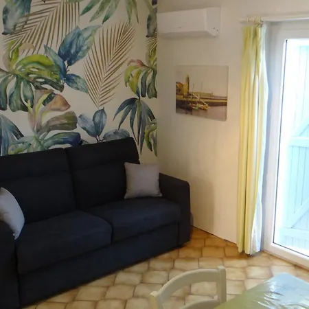 Ferienwohnung L'Orangeraie Claira Zimmer foto