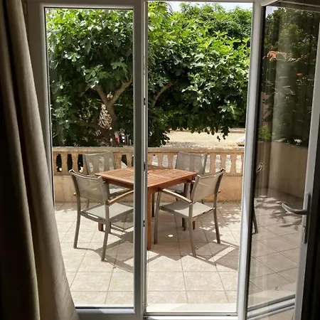 Ferienwohnung L'Orangeraie Claira Zimmer foto